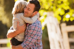 ۱۵ راه برای صمیمی شدن با فرزندتان
