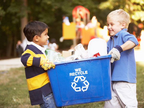 کودکان درحال بازیافت