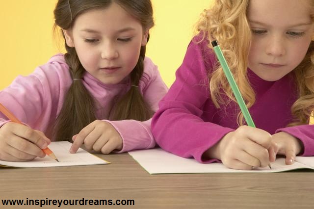 کودک پیش دبستان: ازخط خطی کردن تا نوشتن جمله‌ها!