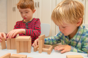 اثرات سازندهٔ بازی با مکعب‌ها بر روی کودکان