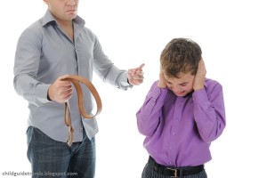 چرا والدین فرزندان خود را کتک می زنند؟