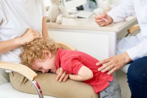 چرا کودک من از رویارویی با پزشک می‌ترسد؟ 