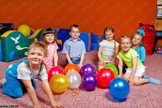 مهد کودک بـرای بچـه یک حُسن است