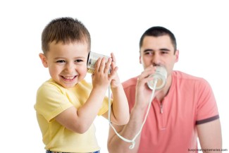 چگونه کودکان را تشویق به حرف زدن کنیم؟